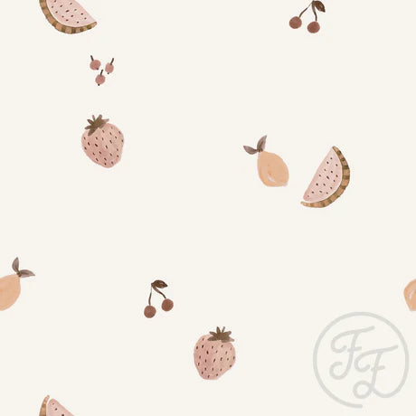Family Fabrics | Fruits Offwhite | 102-231 (by the full yard)