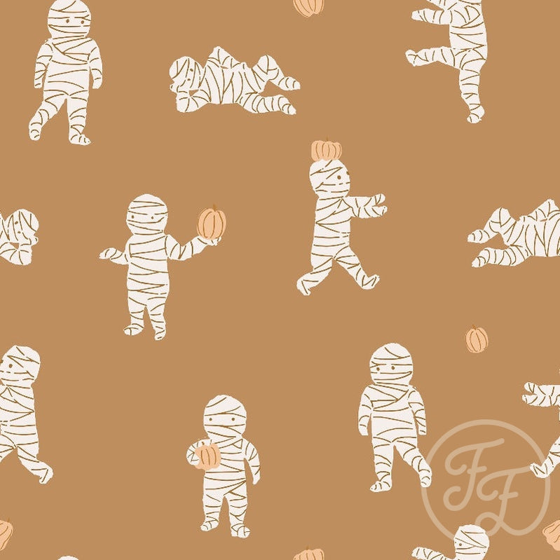 Family Fabrics | Mummies Ochre 101-130 (by the full yard)